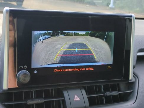 Used 2023 Toyota RAV4 LE FWD image 23
