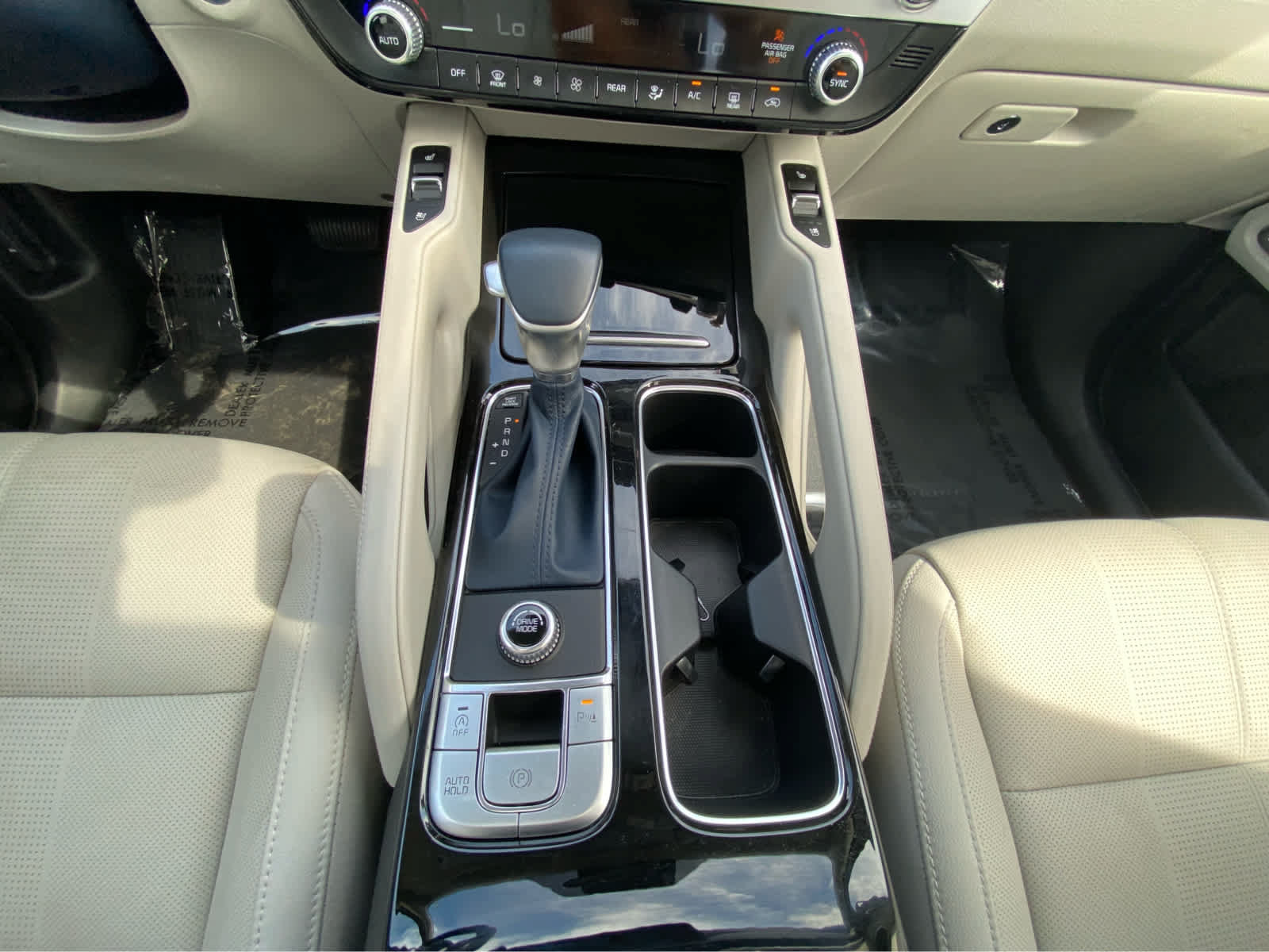 Used 2025 Kia Telluride EX w/ EX Captain's Chair Package FWD image 20