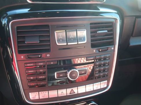 Used 2015 Mercedes-Benz G 63 AMG 4MATIC image 30