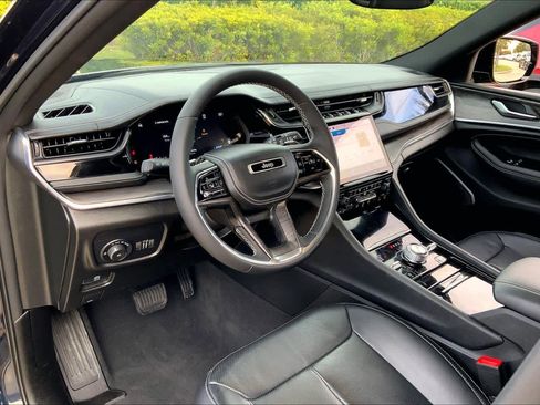 Used 2024 Jeep Grand Cherokee L Overland w/ Trailer Tow Package image 17