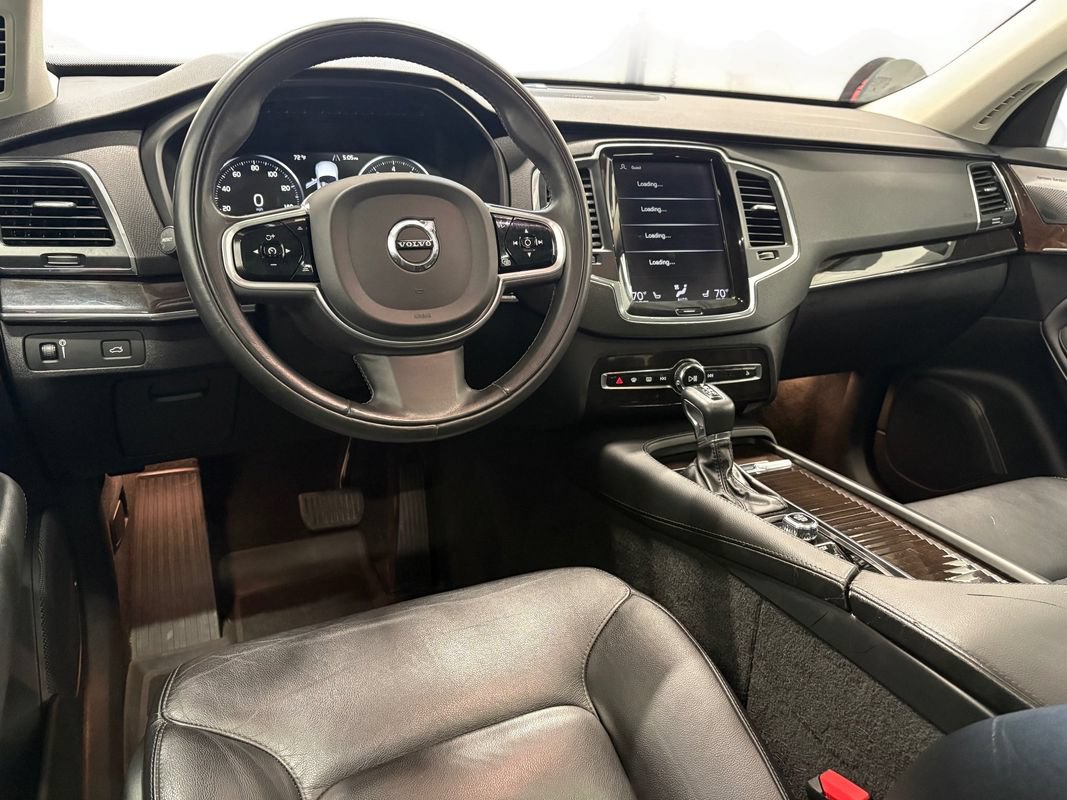 Used 2019 Volvo XC90 T5 Momentum w/ Multimedia Package AWD/4WD image 18