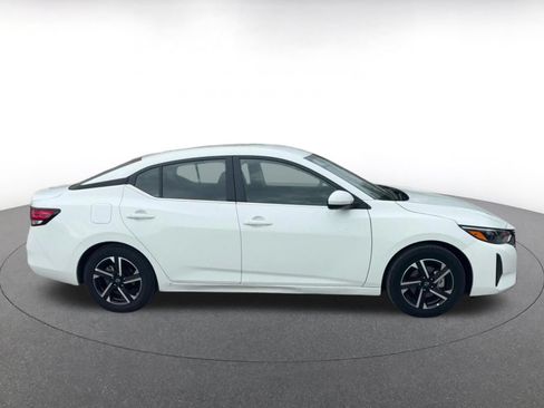 Used 2025 Nissan Sentra SV FWD image 15