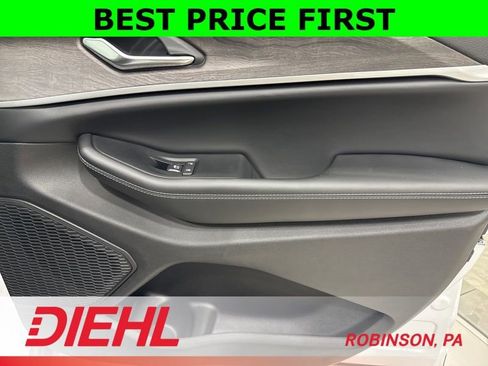 New 2026 Jeep Grand Cherokee Altitude AWD/4WD image 15