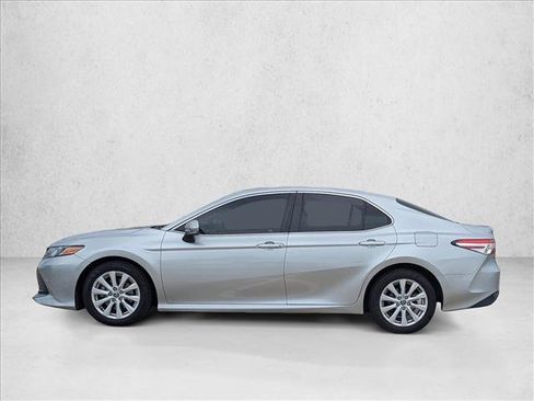 Used 2018 Toyota Camry LE w/ Convenience Package image 8