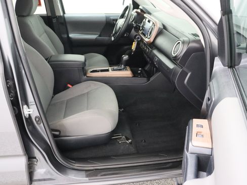 Certified 2023 Toyota Tacoma SR AWD/4WD image 34