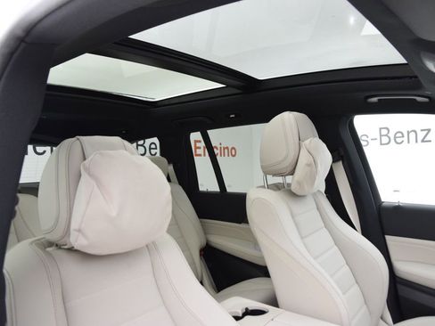 New 2025 Mercedes-Benz GLS 580 4MATIC image 17