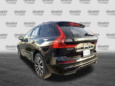 Used 2025 Volvo XC60 B5 Plus image 8