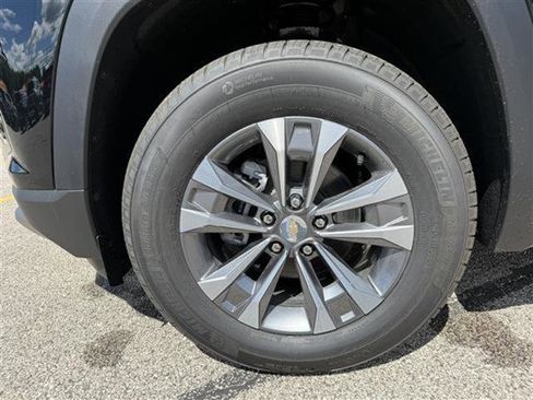 New 2026 Chevrolet Equinox LT w/ Convenience Package II image 6