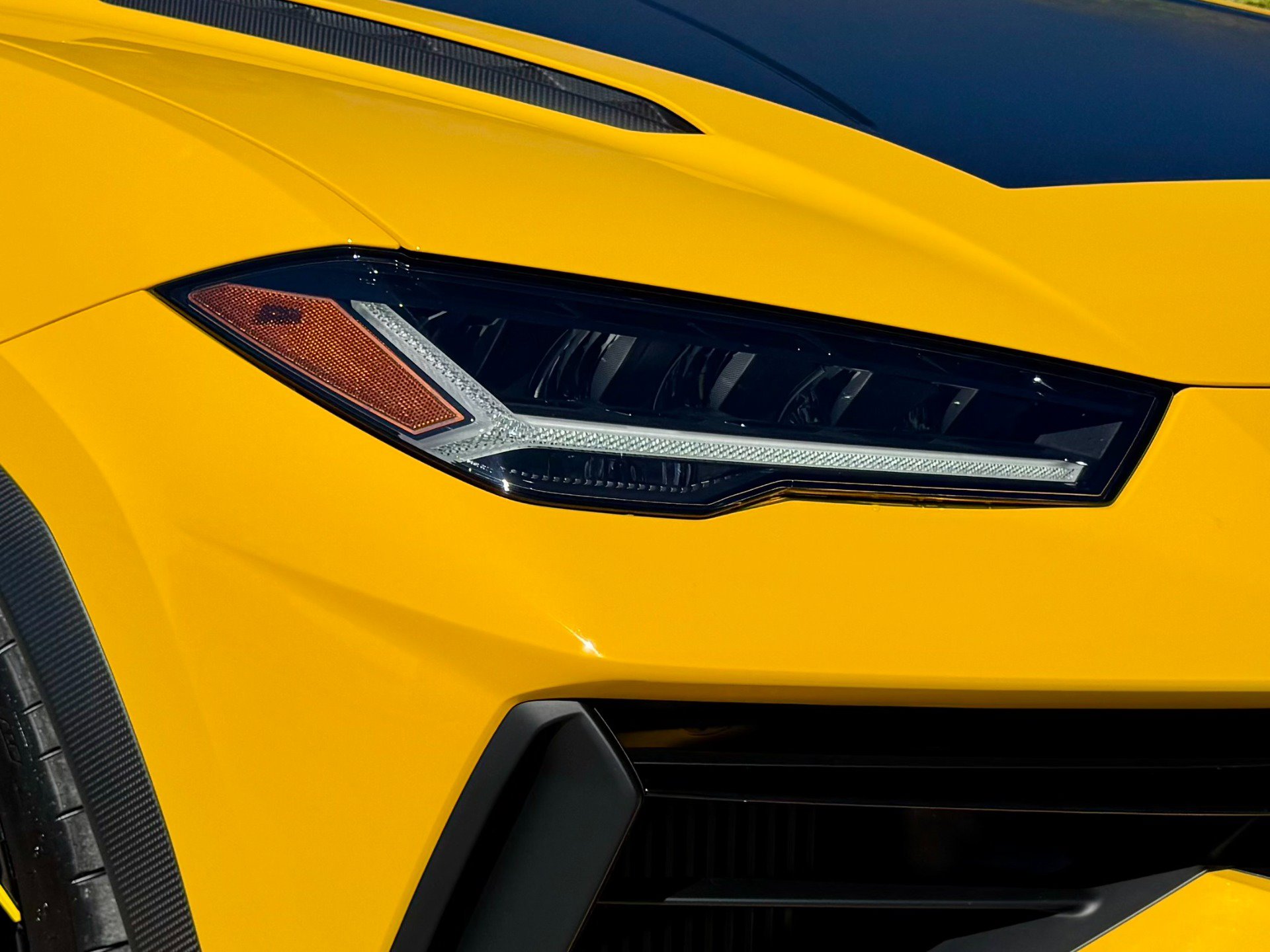 Used 2024 Lamborghini Urus Performante AWD/4WD image 80