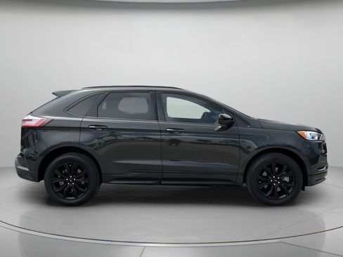 Used 2024 Ford Edge SE w/ Black Appearance Package AWD/4WD image 2