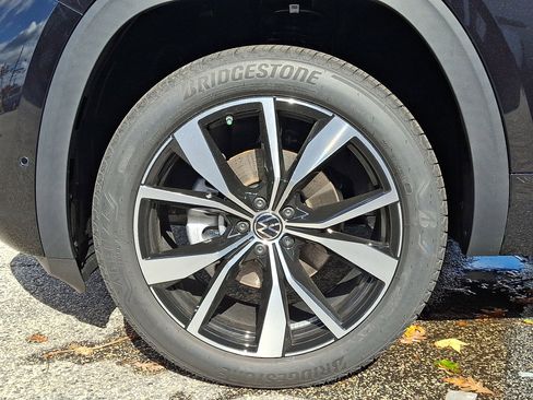 New 2026 Volkswagen Atlas Cross Sport SEL Premium R-Line image 18