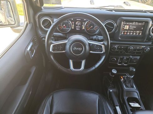 Used 2021 Jeep Wrangler Unlimited Sahara AWD/4WD image 16