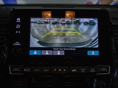 Used 2023 Honda Odyssey Sport image 6
