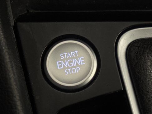 Used 2023 Volkswagen Jetta SE image 37