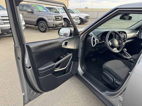 Used 2022 Kia Soul LX w/ Technology Package image 23