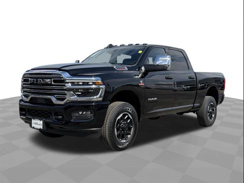 Used 2025 RAM 2500 Laramie AWD/4WD image 1