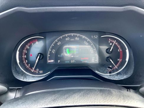 Used 2025 Toyota RAV4 LE AWD/4WD image 25