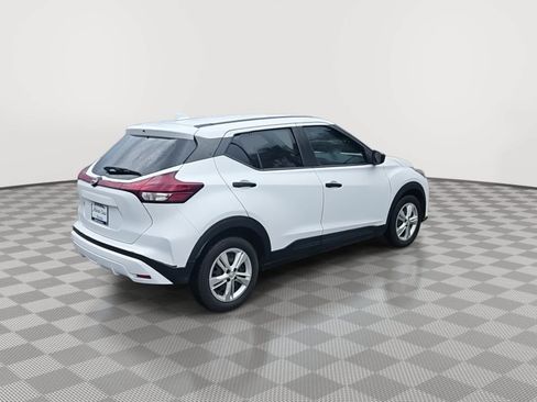 Used 2023 Nissan Kicks S FWD image 8