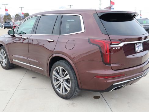 Used 2022 Cadillac XT6 Premium Luxury image 8