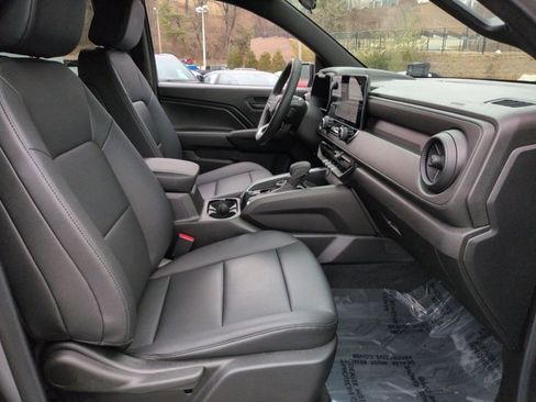 Used 2025 Chevrolet Colorado Trail Boss w/ Midnight Edition image 21