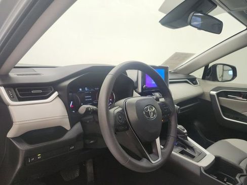 Used 2025 Toyota RAV4 XLE Premium FWD image 12
