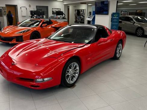 Used 1998 Chevrolet Corvette Coupe w/ Roof Pkg RWD image 7