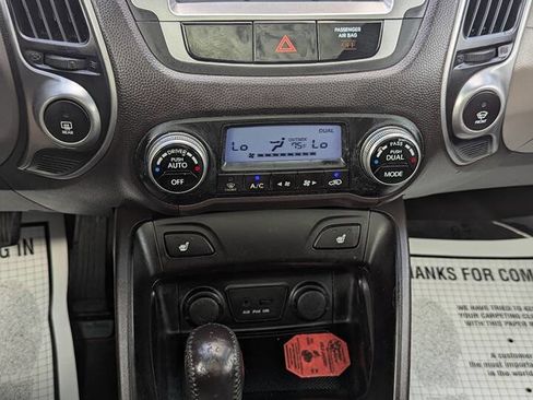 Used 2011 Hyundai Tucson Limited w/ Premium Pkg 3 image 9