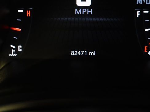 Used 2021 Dodge Challenger SXT AWD/4WD image 25