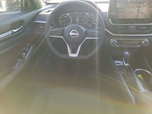 New 2025 Nissan Altima 2.5 SR w/ SR Premium Package image 27