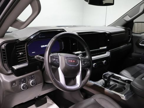 Used 2022 GMC Sierra 1500 SLT w/ SLT Convenience Package AWD/4WD image 16