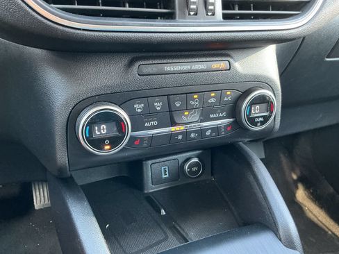 Used 2020 Ford Escape Titanium AWD/4WD image 24