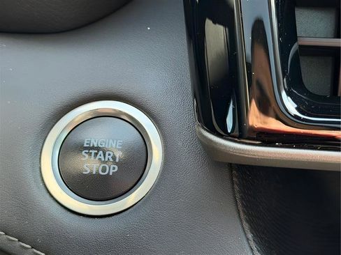 Used 2020 Toyota Highlander XLE image 45