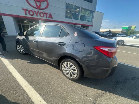 Used 2018 Toyota Corolla LE FWD image 18