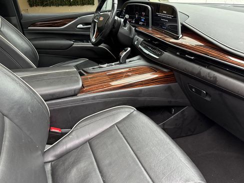Used 2021 Cadillac Escalade Premium Luxury image 17