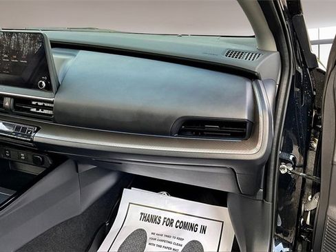 Used 2024 Toyota Prius XLE image 23