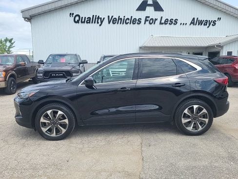 Used 2023 Ford Escape Platinum AWD/4WD image 6