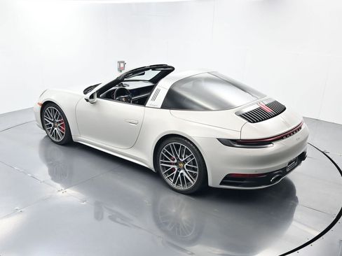 Certified 2021 Porsche 911 Targa 4S image 43