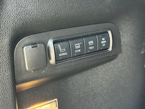 Used 2016 Ford Explorer Limited FWD image 16