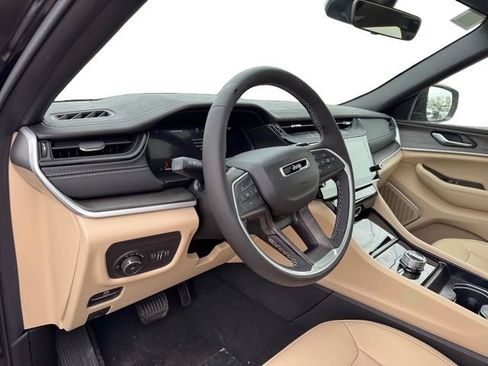 New 2026 Jeep Grand Cherokee Limited AWD/4WD image 10