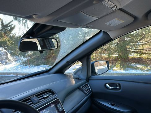 Certified 2023 Nissan Leaf S image 21