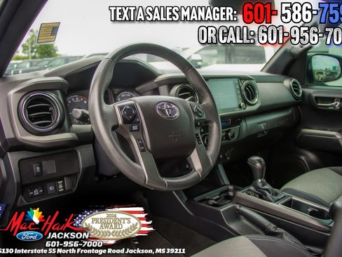 Used 2021 Toyota Tacoma TRD Off-Road w/ Technology Package AWD/4WD image 7