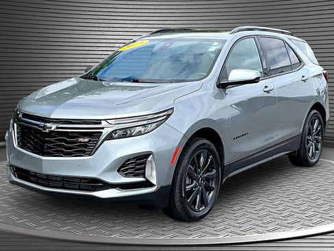 Used 2023 Chevrolet Equinox RS w/ RS Leather Package AWD/4WD image 3