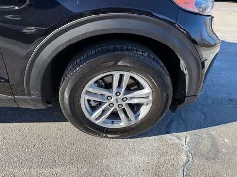 Used 2022 Ford Explorer XLT w/ Equipment Group 202A image 29