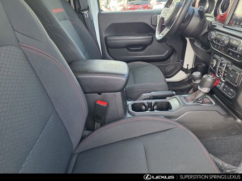 Used 2022 Jeep Wrangler Unlimited Rubicon AWD/4WD image 31