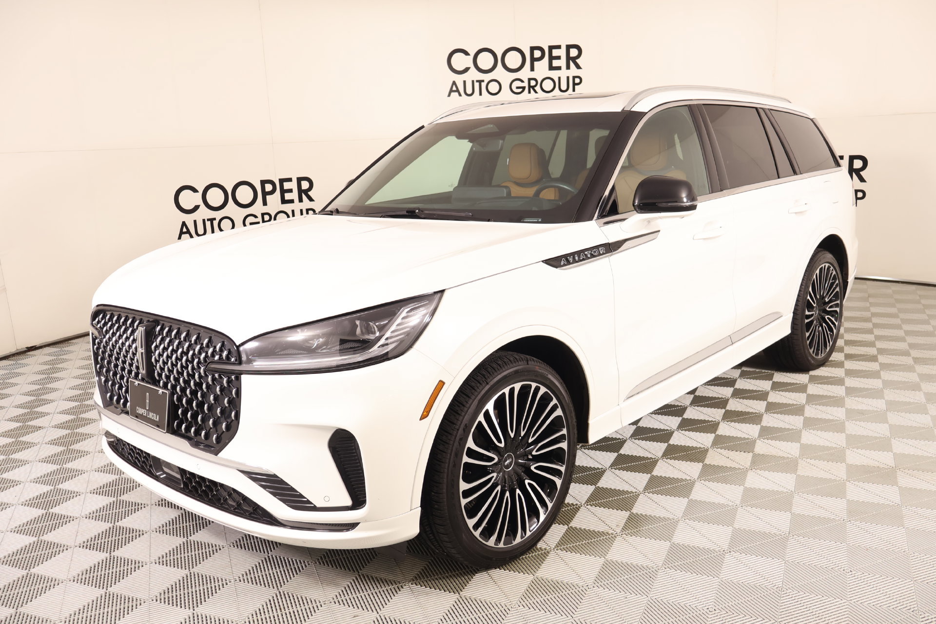 Certified 2025 Lincoln Aviator Black Label AWD/4WD image 10