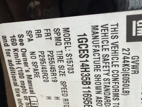 Used 2005 Chevrolet SSR w/ Preferred Equipment Group image 23