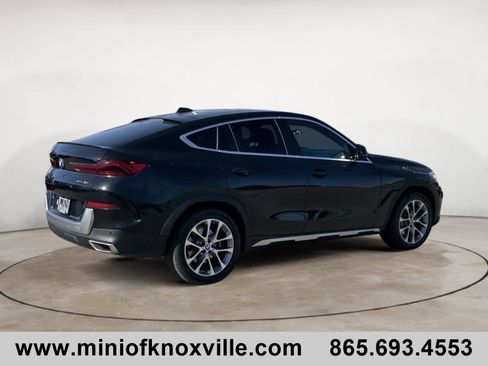 Used 2021 BMW X6 xDrive40i w/ Executive Package image 3
