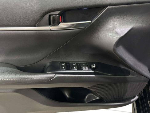 Used 2020 Toyota Camry XSE FWD image 21