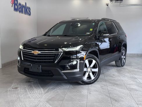 Certified 2023 Chevrolet Traverse LT w/ LT Premium Package image 2