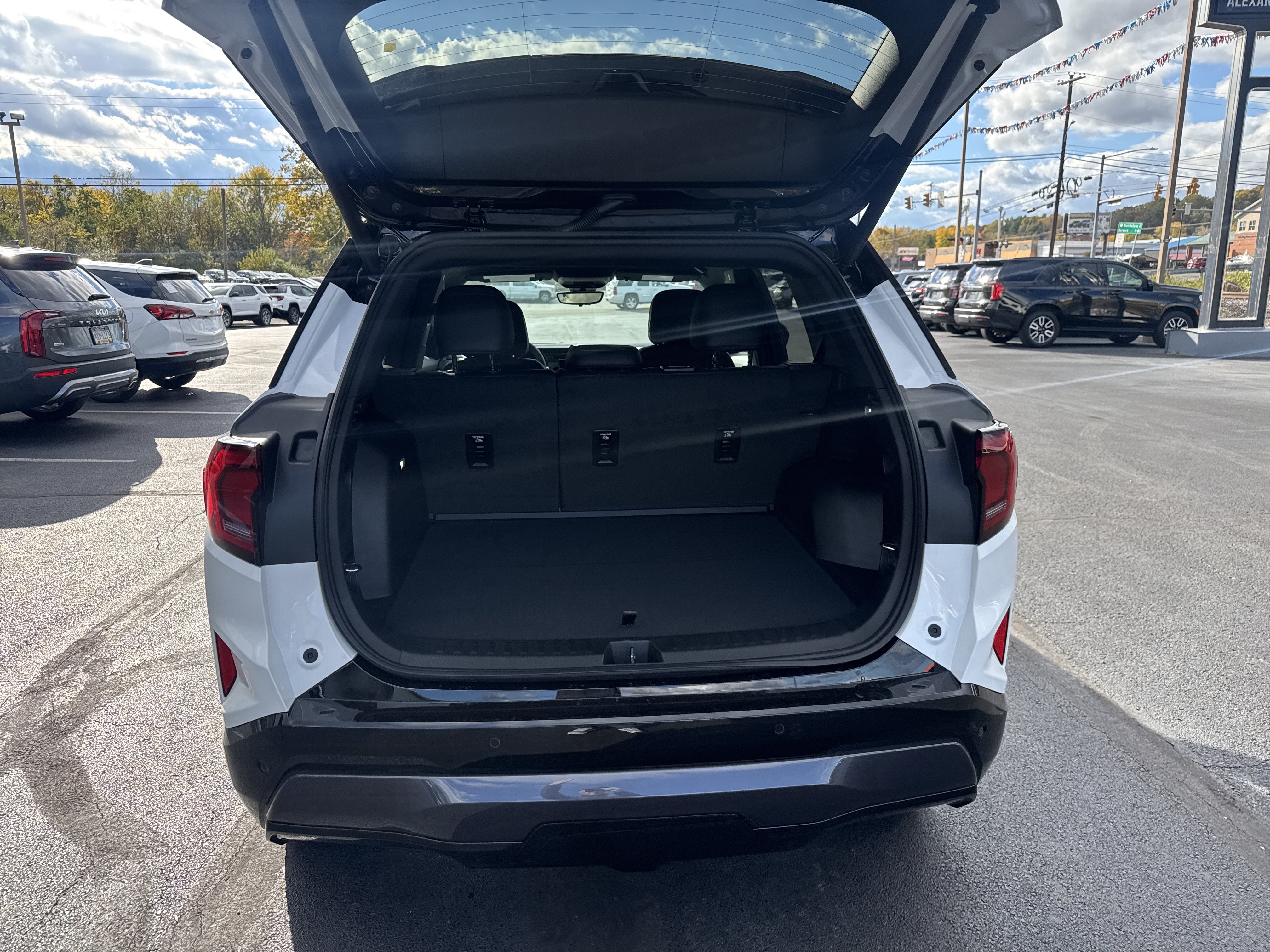 New 2026 GMC Terrain AT4 w/ Technology Package II AWD/4WD image 5